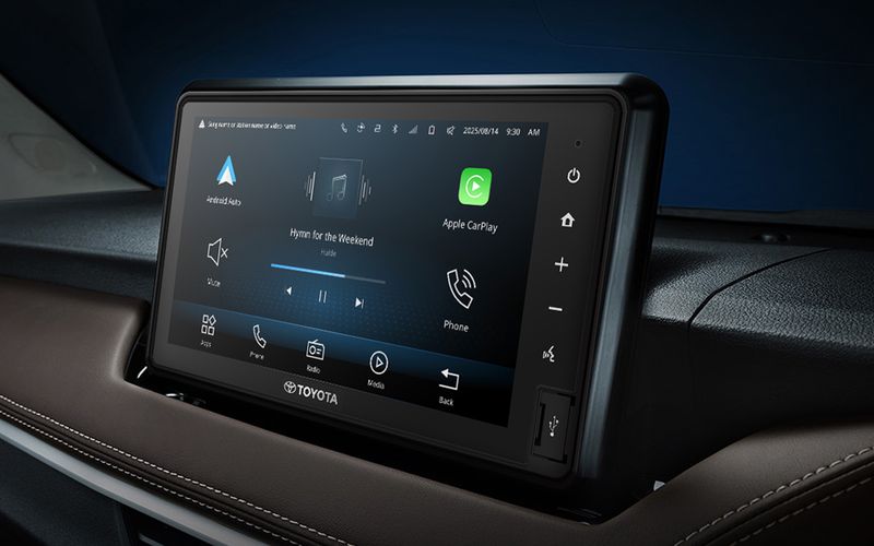 Skrin sesentuh Toyota Vios dengan sokongan Wireless Apple CarPlay dan Android Auto